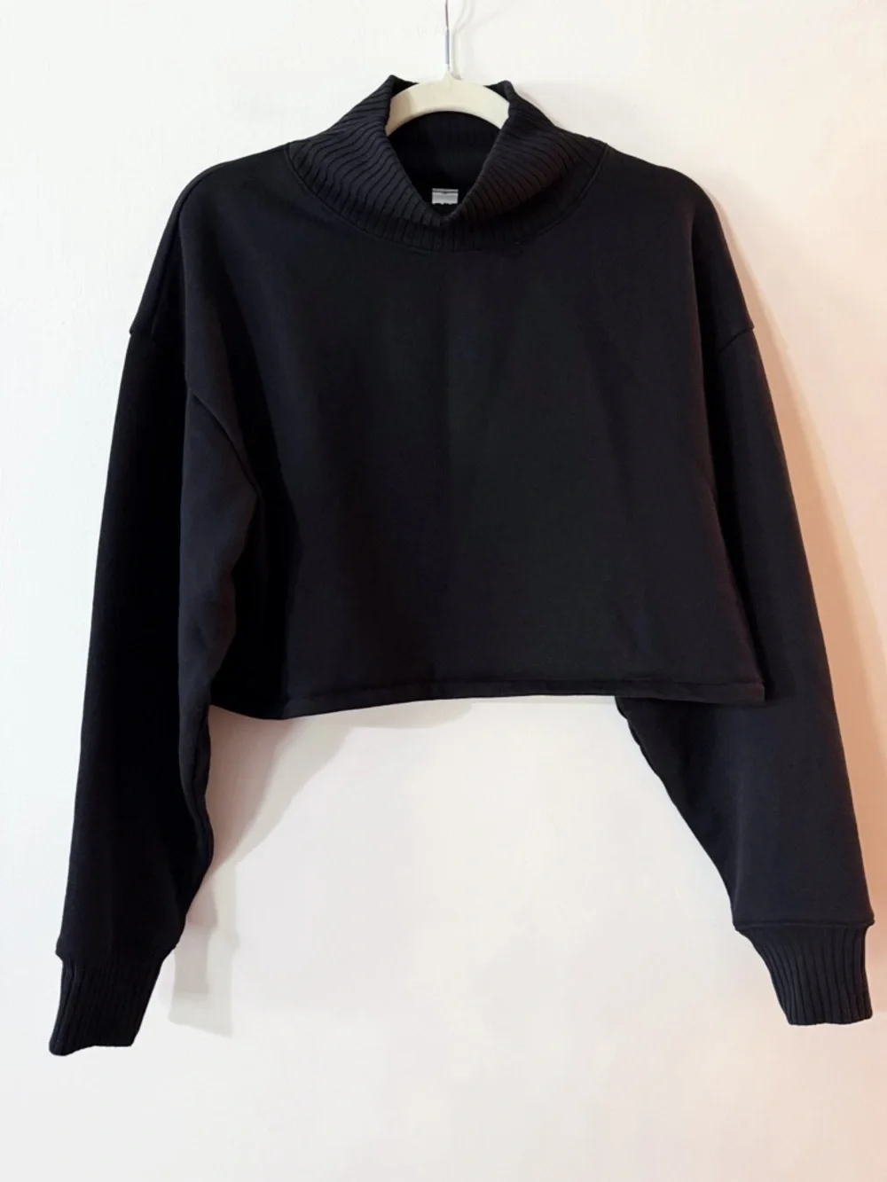 ALO Yoga Serenity Cropped Coverup + Wide Leg Sweatpant Black Size Medium - Picture 5 of 15